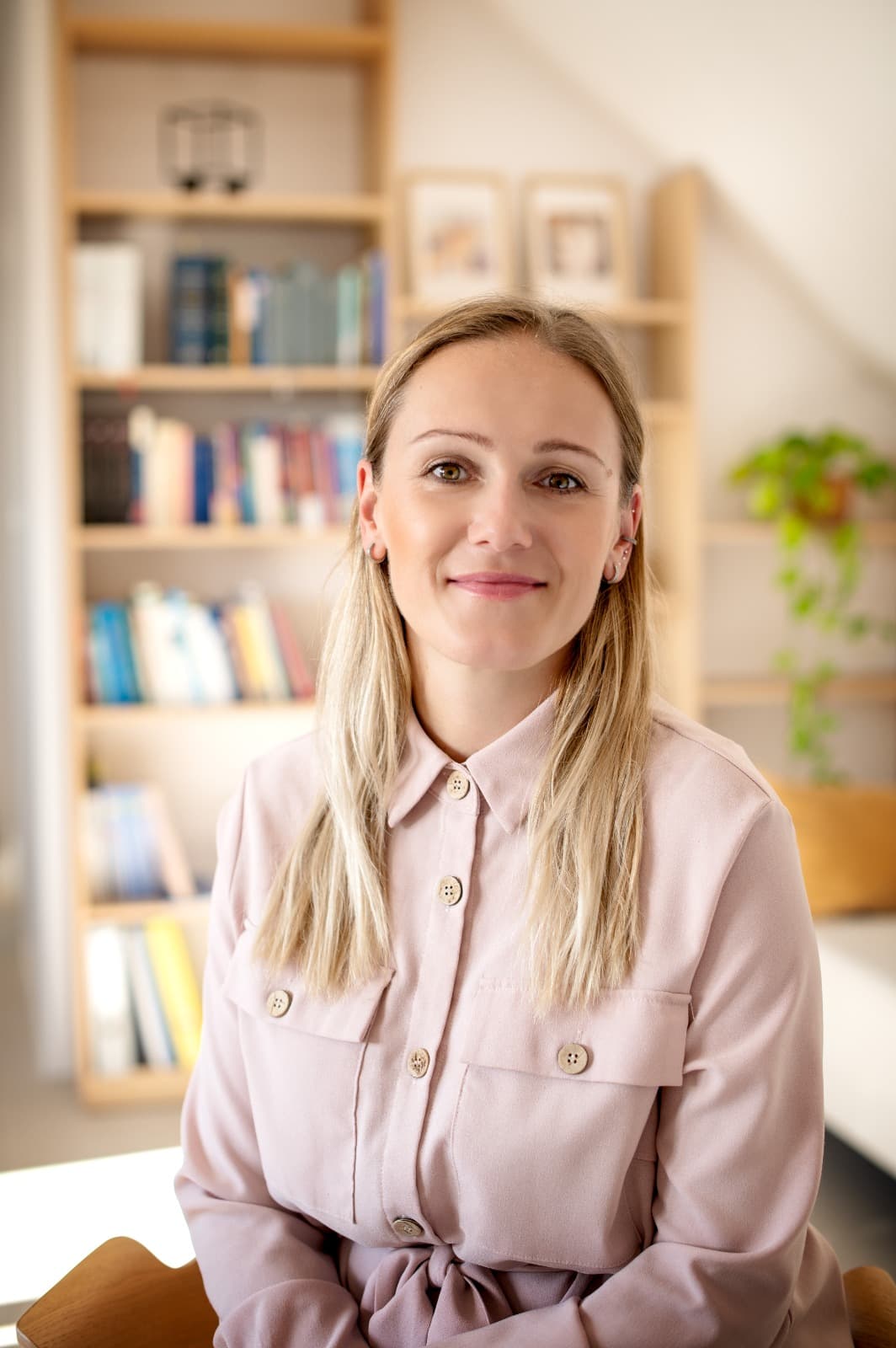 JUDr. Lenka Kmeťová